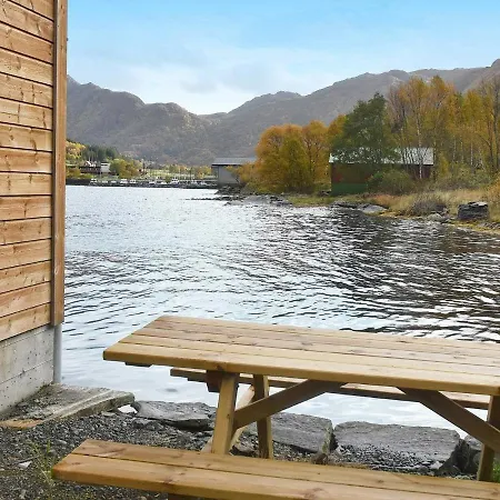 4 Star Holiday In Gursken * Vågen